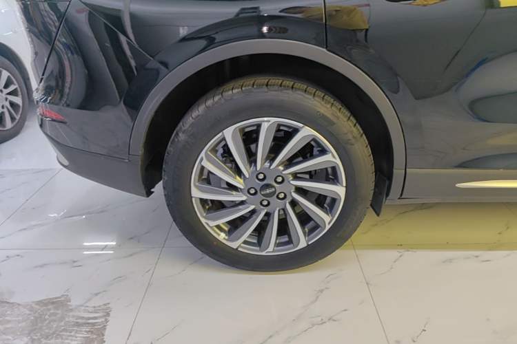 Used Lincoln Corsair 2023 2.0T Two-Wheel-Drive Luxury Edition Right Rear Wheel Hub