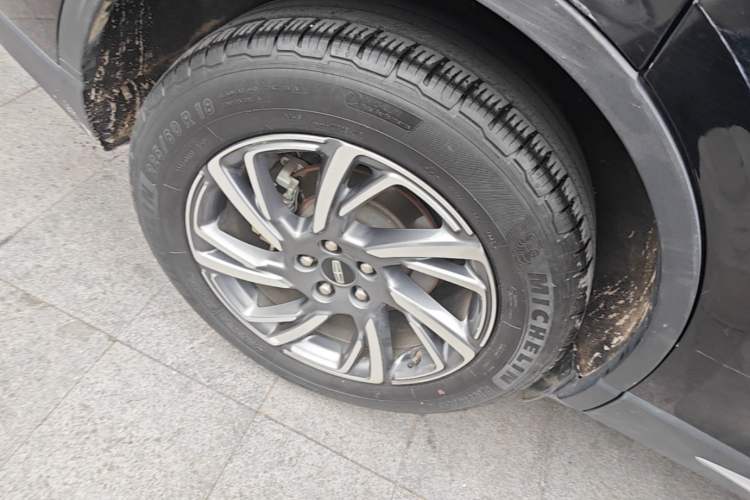 Used Lincoln Corsair 2023 2.0T Two-Wheel Drive Luxury Edition Right Rear Wheel Hub