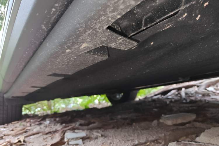 Used Lincoln Corsair 2023 2.0T Two-Wheel Drive Luxury Edition Right Side Sill