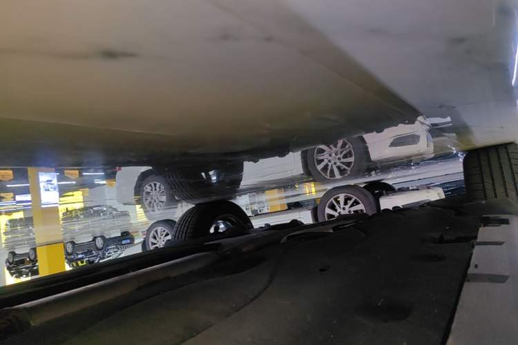 Used Lincoln Corsair 2023 2.0T Two-Wheel-Drive Luxury Edition Right Side Sill
