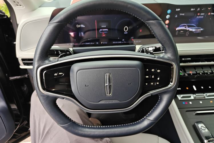 Used Lincoln Corsair 2023 2.0T Two-Wheel Drive Luxury Edition Steering Wheel