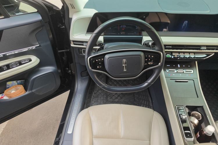 Used Lincoln Corsair 2023 2.0T Two-Wheel-Drive Luxury Edition Steering Wheel