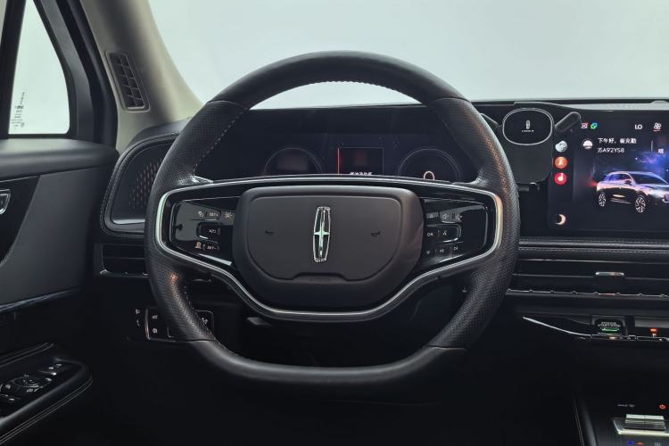 Used Lincoln Corsair 2023 2.0T Two-Wheel-Drive Luxury Edition Steering Wheel