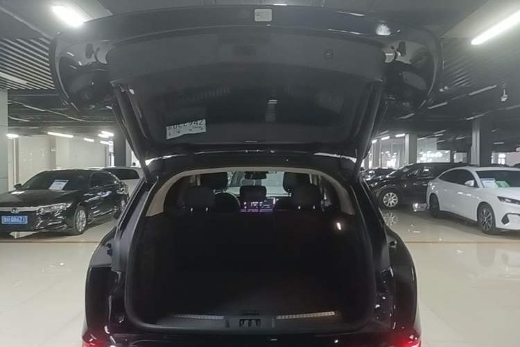 Used Lincoln Corsair 2023 2.0T Two-Wheel Drive Luxury Edition Trunk