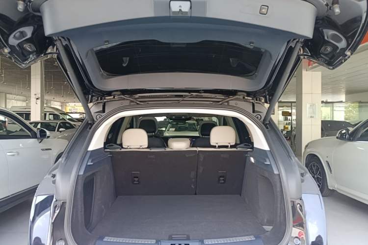 Used Lincoln Corsair 2023 2.0T Two-Wheel Drive Luxury Edition Trunk