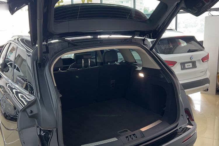 Used Lincoln Corsair 2023 2.0T Two-Wheel-Drive Luxury Edition Trunk