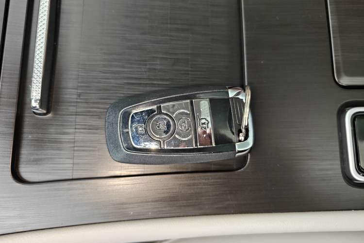 Used Lincoln Corsair 2023 2.0T Two-Wheel Drive Luxury Edition Vehicle Key