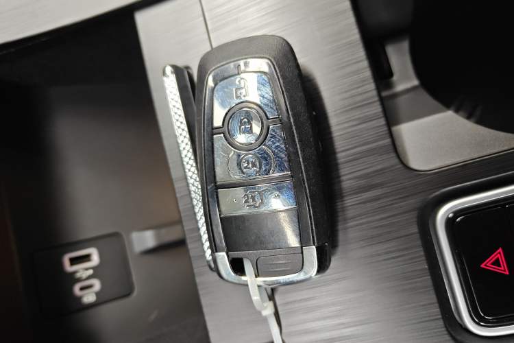 Used Lincoln Corsair 2023 2.0T Two-Wheel Drive Luxury Edition Vehicle Key