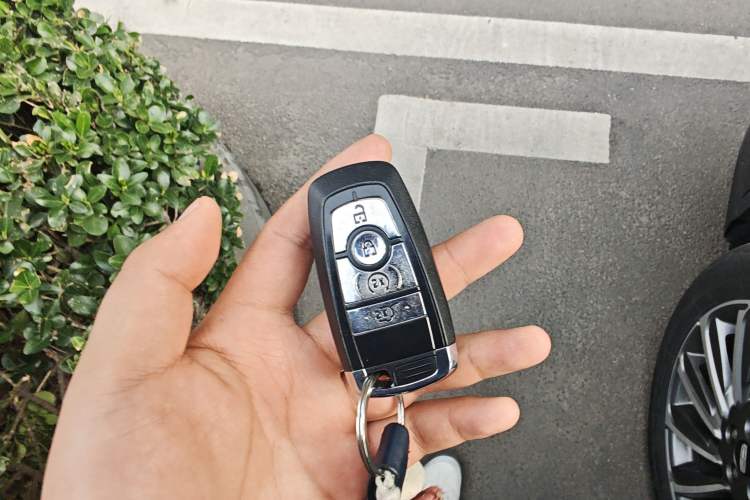 Used Lincoln Corsair 2023 2.0T Two-Wheel-Drive Luxury Edition Vehicle Key