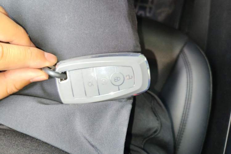 Used Lincoln Corsair 2023 2.0T Two-Wheel-Drive Luxury Edition Vehicle Key