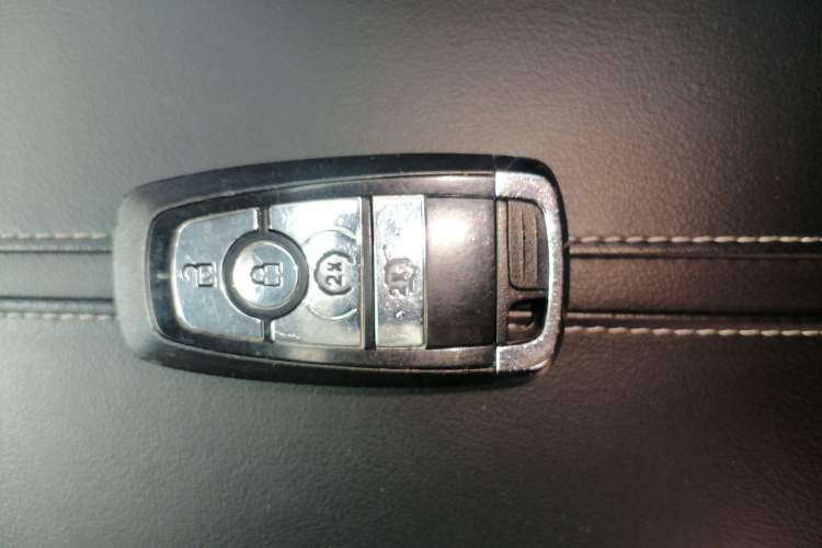 Used Lincoln Corsair 2023 2.0T Two-Wheel Drive Luxury Edition Vehicle Key