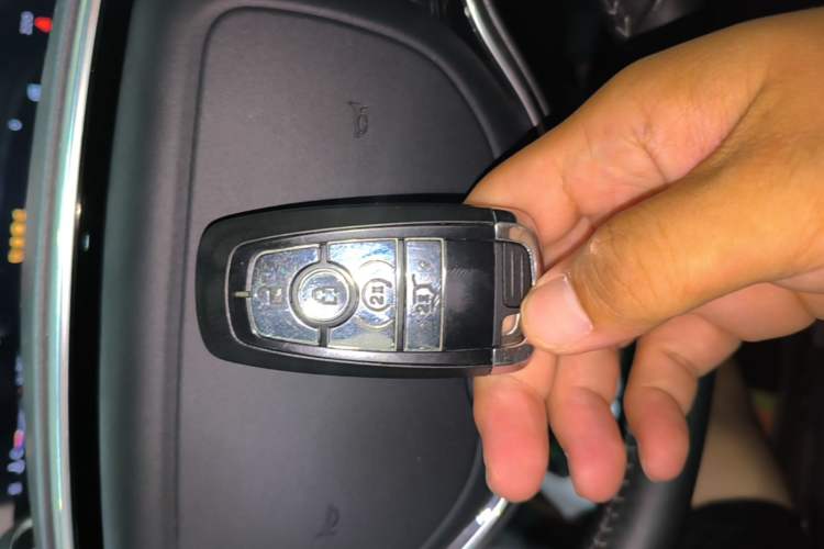 Used Lincoln Corsair 2023 2.0T Two-Wheel Drive Luxury Edition Vehicle Key