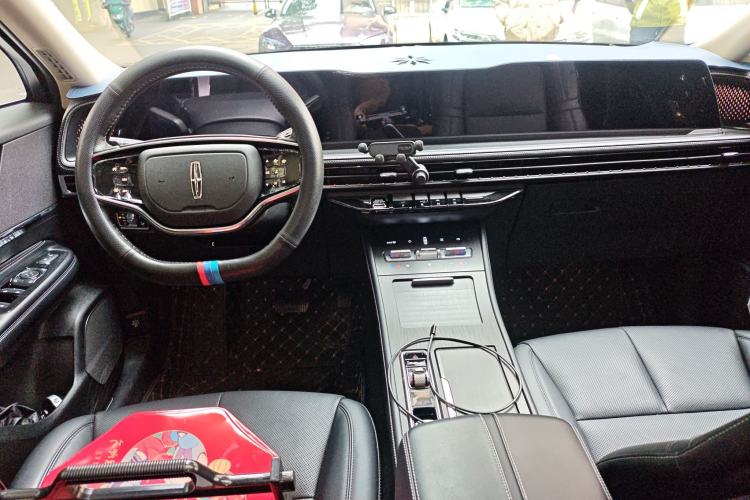 Used Lincoln Corsair 2023 2.0T Two-Wheel Drive Luxury Edition Center Console