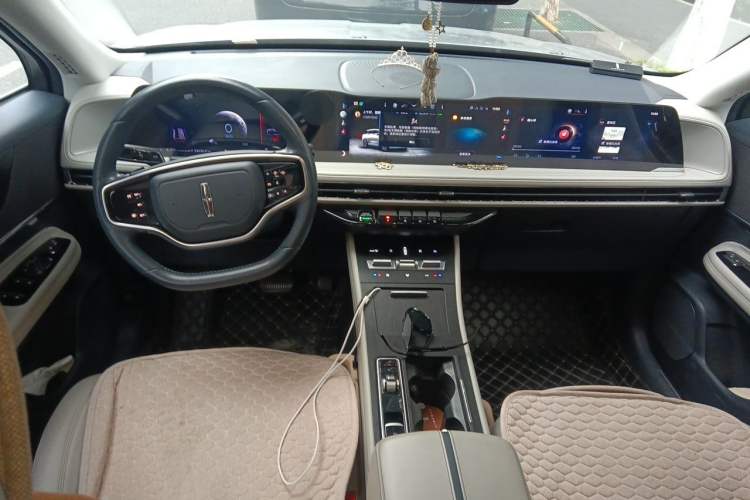 Used Lincoln Corsair 2023 2.0T Two-Wheel Drive Luxury Edition Center Console