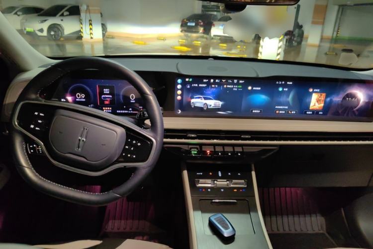 Used Lincoln Corsair 2023 2.0T Two-Wheel Drive Luxury Edition Center Console