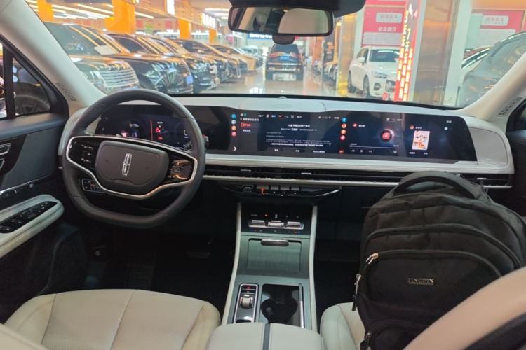 Used Lincoln Corsair 2023 2.0T Two-Wheel Drive Luxury Edition Center Console