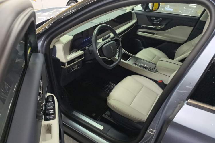 Used Lincoln Corsair 2023 2.0T Two-Wheel-Drive Luxury Edition Driver Seat