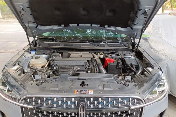 Used Lincoln Corsair 2023 2.0T Two-Wheel-Drive Luxury Edition Engine Bay