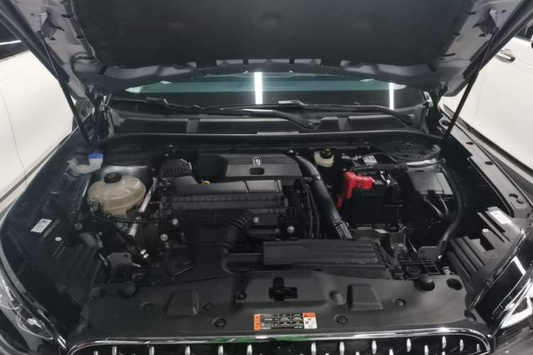 Used Lincoln Corsair 2023 2.0T Two-Wheel-Drive Luxury Edition Engine Bay