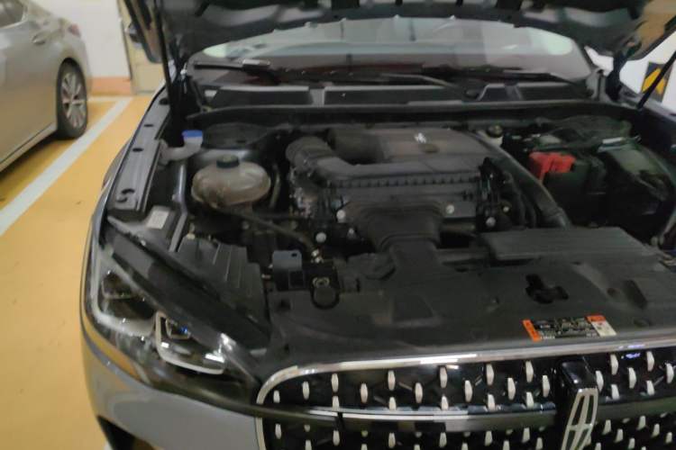 Used Lincoln Corsair 2023 2.0T Two-Wheel Drive Luxury Edition Engine Bay Right