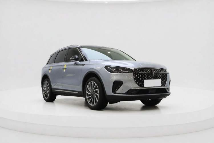 Used Lincoln Corsair 2023 2.0T Two-Wheel-Drive Luxury Edition Exterior 5