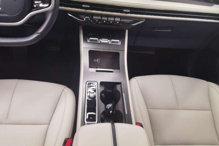 Used Lincoln Corsair 2023 2.0T Two-Wheel Drive Luxury Edition Gear Lever