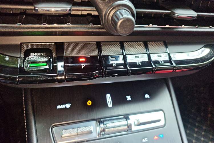 Used Lincoln Corsair 2023 2.0T Two-Wheel Drive Luxury Edition Gear Lever