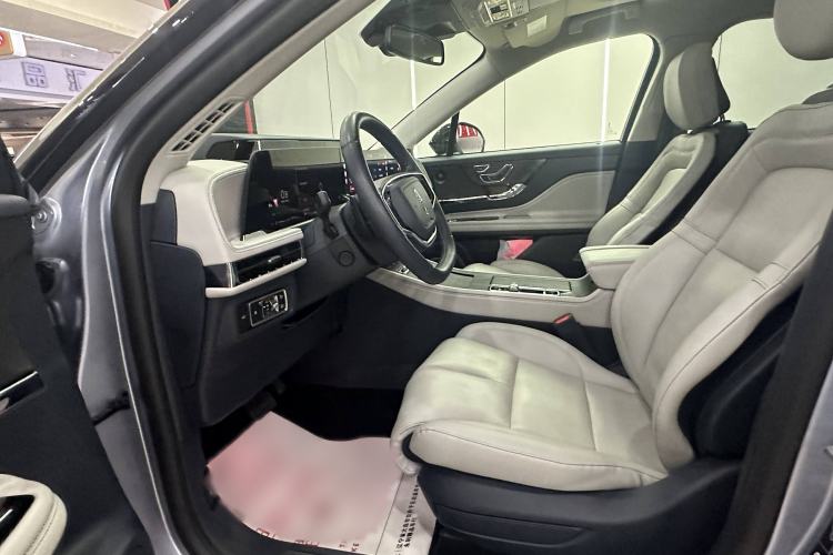 Used Lincoln Corsair 2023 2.0T All-Wheel-Drive Prestige Version Interior 4