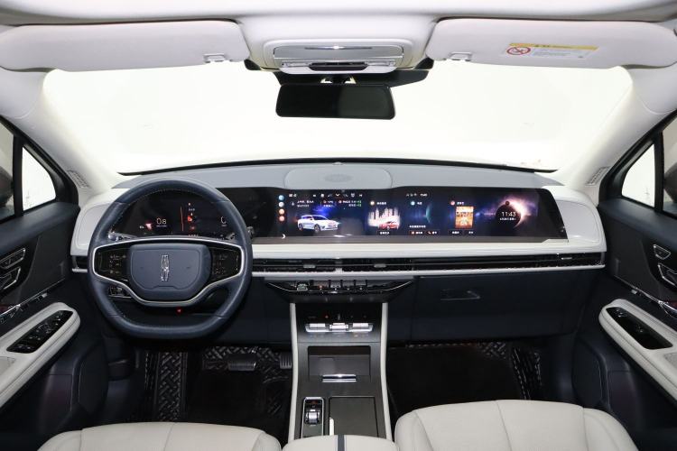 Used Lincoln Corsair 2023 2.0T Two-Wheel-Drive Luxury Edition Interior 4