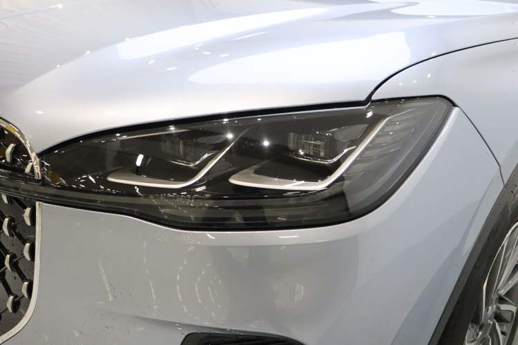 Used Lincoln Corsair 2023 2.0T Two-Wheel-Drive Luxury Edition Left Front Headlight