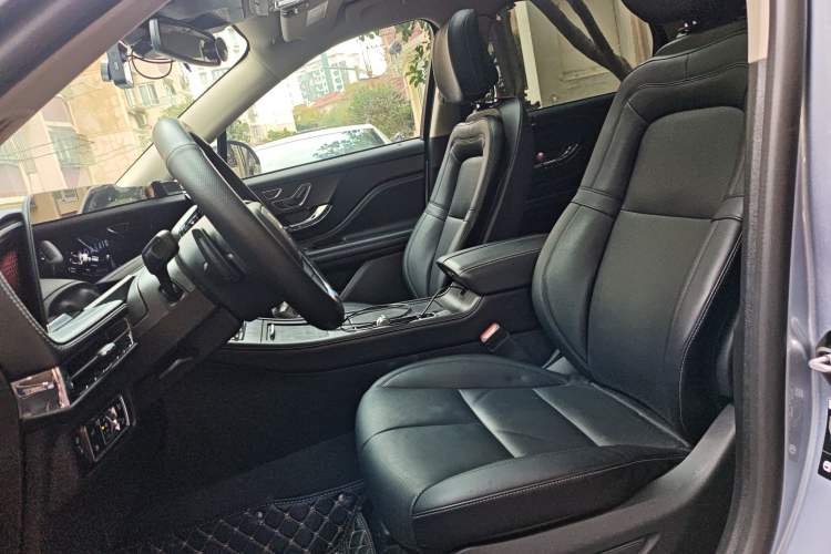 Used Lincoln Corsair 2023 2.0T Two-Wheel Drive Luxury Edition Left Front Seat