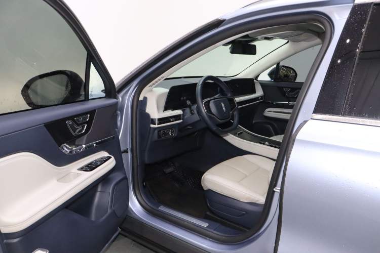 Used Lincoln Corsair 2023 2.0T Two-Wheel-Drive Luxury Edition Left Front Seat