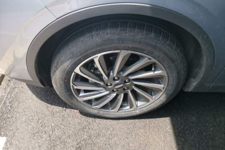 Used Lincoln Corsair 2023 2.0T Two-Wheel-Drive Luxury Edition Left Front Wheel Hub