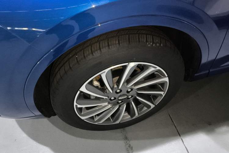 Used Lincoln Corsair 2023 2.0T Four-Wheel Drive Luxury Edition Left Front Wheel Hub