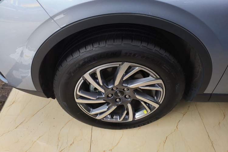 Used Lincoln Corsair 2023 2.0T Two-Wheel Drive Luxury Edition Left Front Wheel Hub
