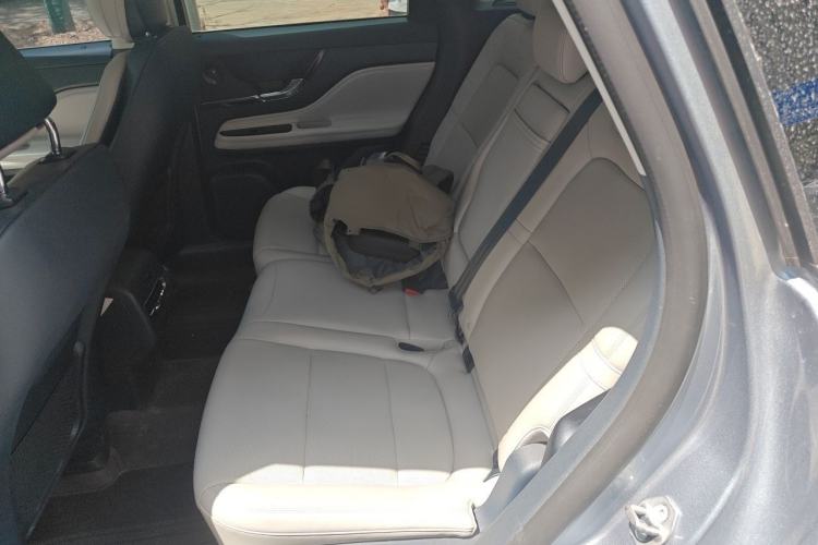 Used Lincoln Corsair 2023 2.0T All-Wheel-Drive Prestige Version Left Rear Seat