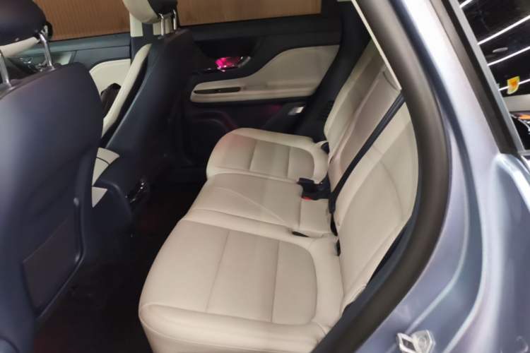 Used Lincoln Corsair 2023 2.0T Two-Wheel Drive Luxury Edition Left Rear Seat