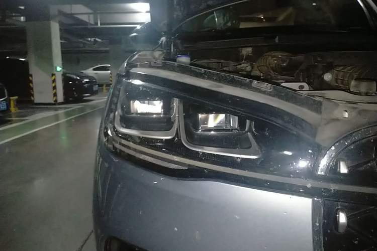 Used Lincoln Corsair 2023 2.0T Two-Wheel Drive Luxury Edition Right Front Headlight
