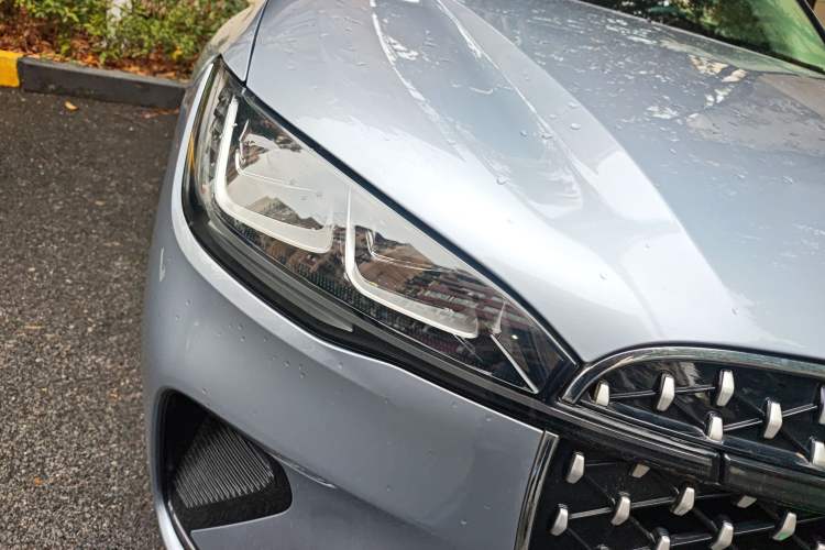 Used Lincoln Corsair 2023 2.0T Two-Wheel Drive Luxury Edition Right Front Headlight