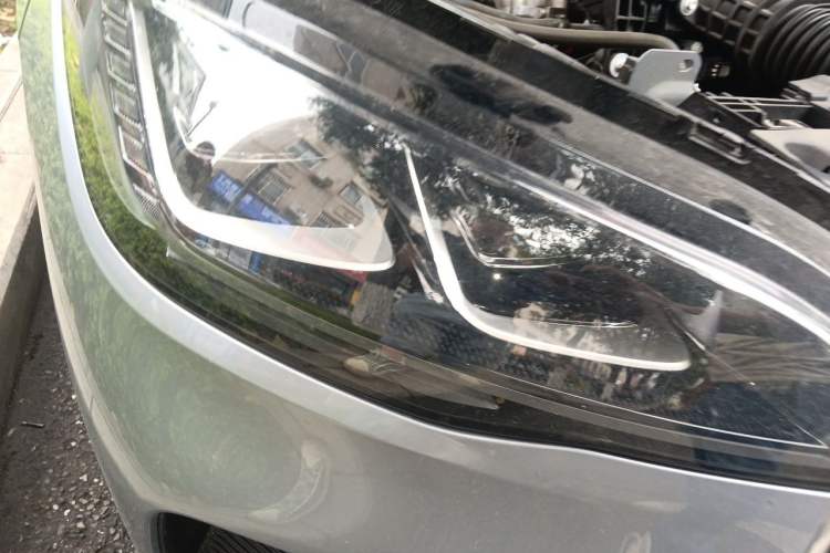 Used Lincoln Corsair 2023 2.0T Two-Wheel Drive Luxury Edition Right Front Headlight