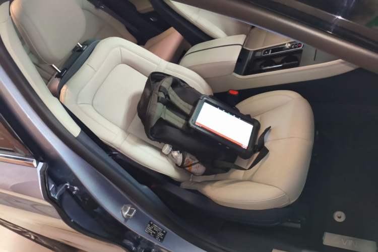 Used Lincoln Corsair 2023 2.0T Two-Wheel Drive Luxury Edition Right Front Seat