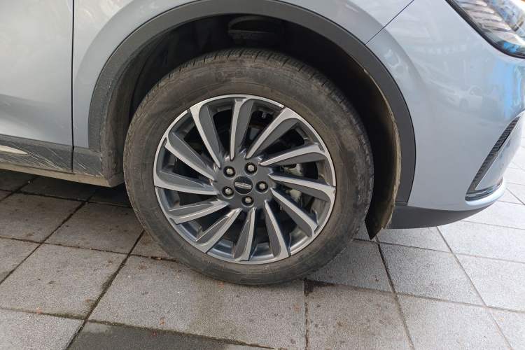 Used Lincoln Corsair 2023 2.0T Two-Wheel-Drive Luxury Edition Right Front Wheel Hub
