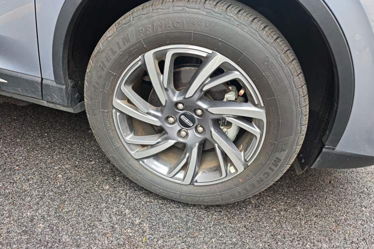 Used Lincoln Corsair 2023 2.0T Two-Wheel Drive Luxury Edition Right Front Wheel Hub