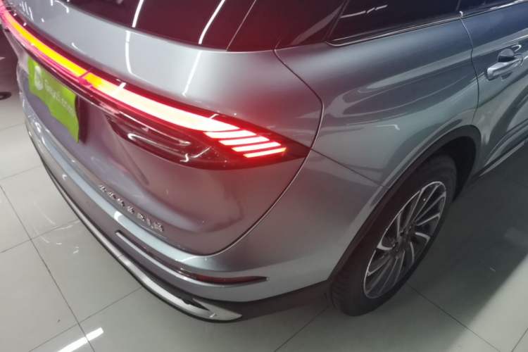 Used Lincoln Corsair 2023 2.0T Two-Wheel-Drive Luxury Edition Right Rear Taillight