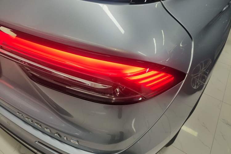 Used Lincoln Corsair 2023 2.0T Two-Wheel Drive Luxury Edition Right Rear Taillight