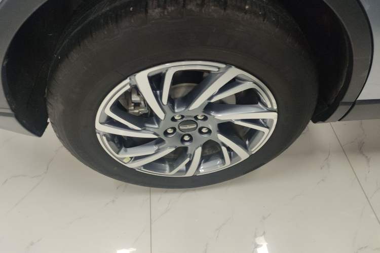 Used Lincoln Corsair 2023 2.0T Two-Wheel Drive Luxury Edition Right Rear Wheel Hub