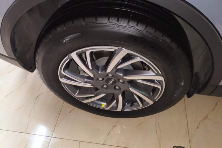 Used Lincoln Corsair 2023 2.0T Two-Wheel Drive Luxury Edition Right Rear Wheel Hub