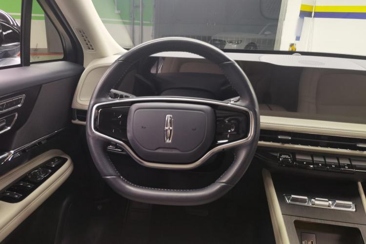 Used Lincoln Corsair 2023 2.0T Two-Wheel Drive Luxury Edition Steering Wheel