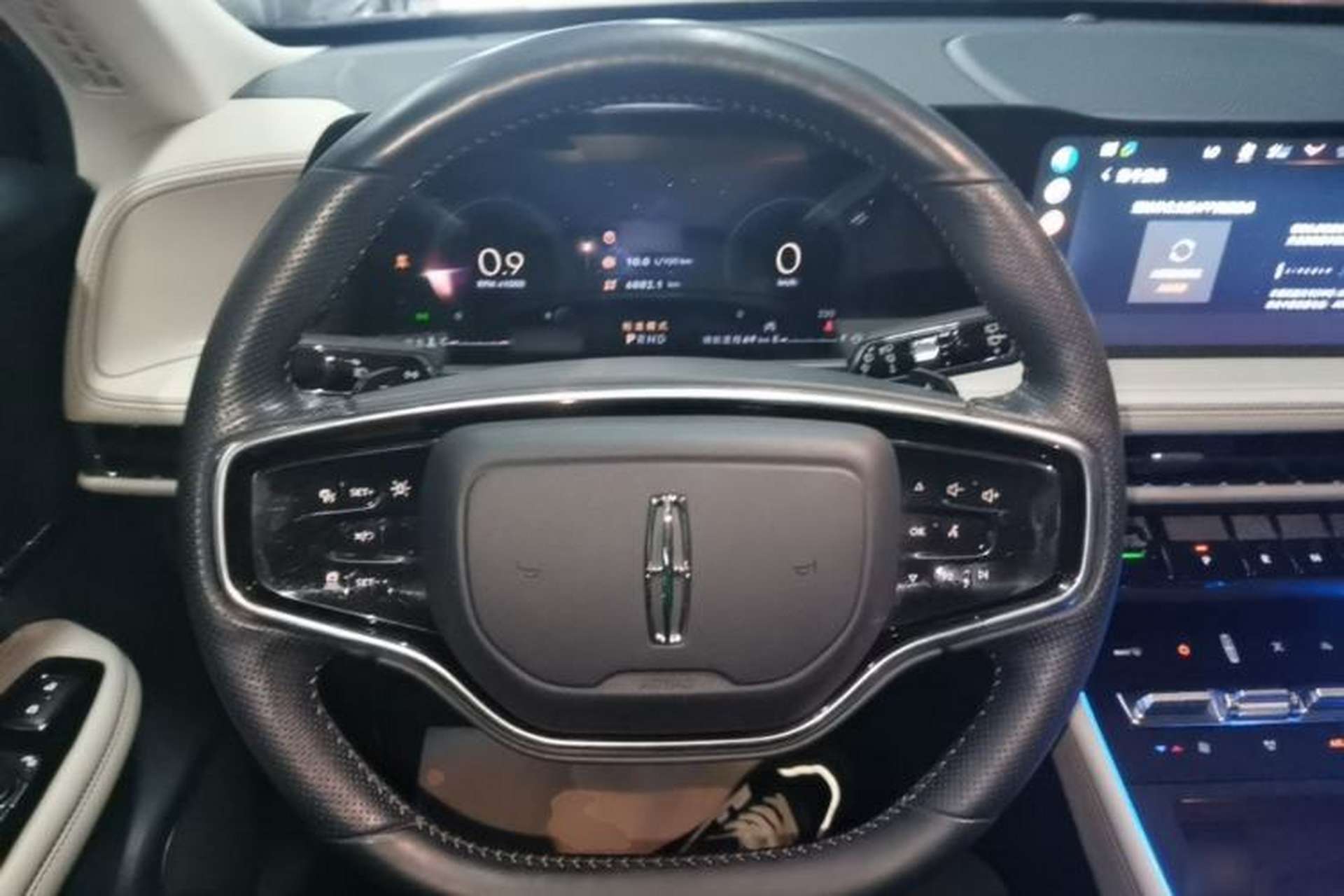 Used Lincoln Corsair 2023 2.0T Two-Wheel-Drive Luxury Edition Steering Wheel