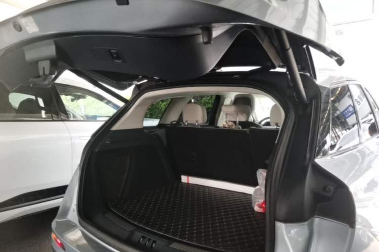 Used Lincoln Corsair 2023 2.0T Two-Wheel-Drive Luxury Edition Trunk